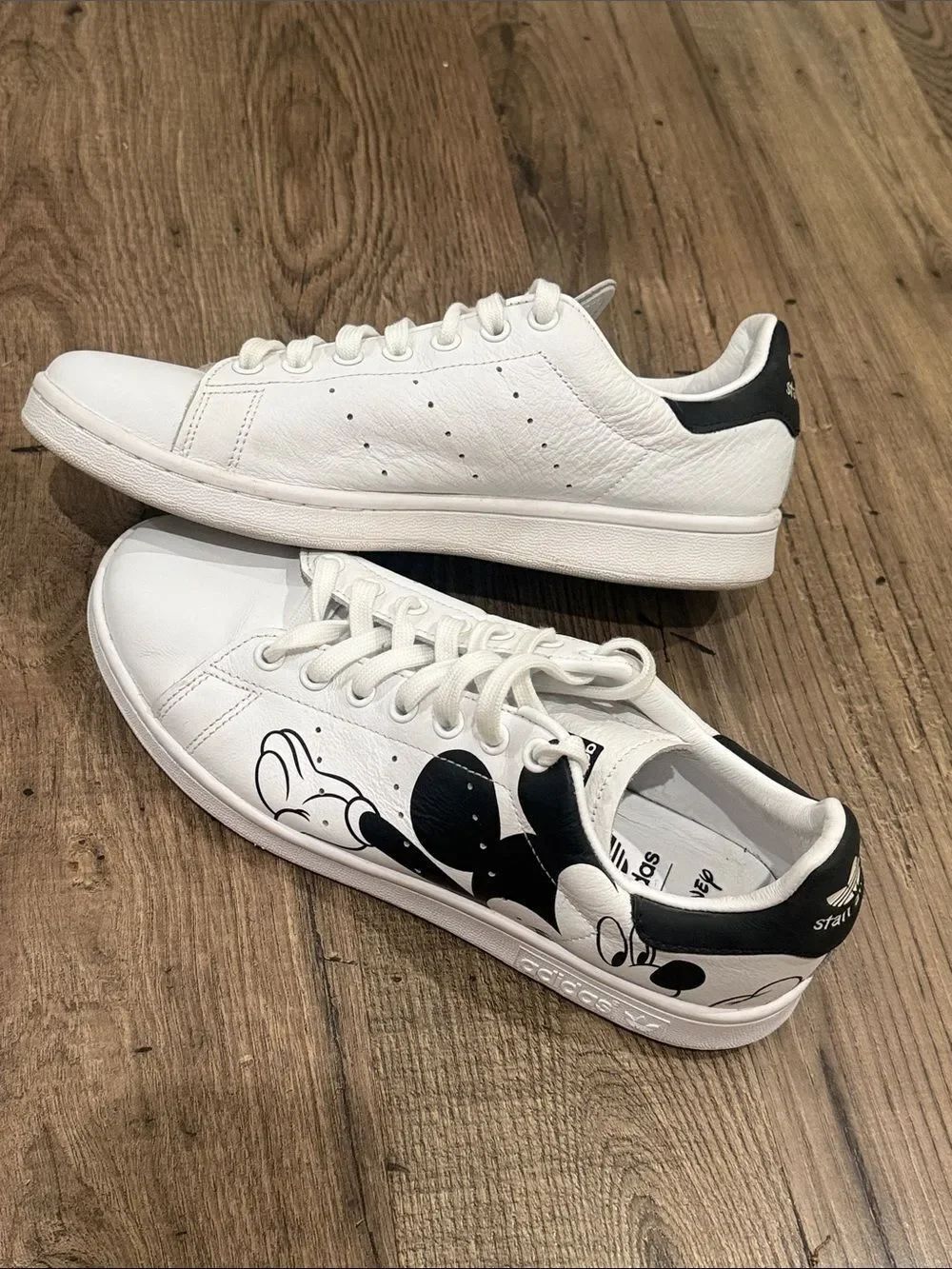 Unisex Disney Stan Smith sneakers Like New